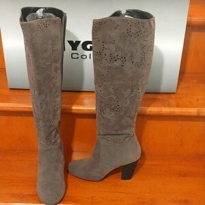 Beautiful Suede boots